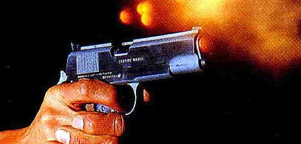 Seg�n informaci�n a la que accedi� este sitio tambi�n habr�an baleado la casa de un hermano, del padre y de otro integrante del sector conducido por el  sindicalista (Ber�n).