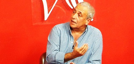 El dirigente no neg tener relacin con los barrabravas. No contest sobre el pasivo del club. Fue poco claro sobre la situacin de Emanuel Gigliotti. Se mostr en desacuerdo con algunos refuerzos. Admiti opiniones encontradas y discusiones en la Comisin Directiva. Critic duro a agrupaciones opositoras. Defendi transferencias de jugadores, entre otros temas. (Foto: Fabri Forns)