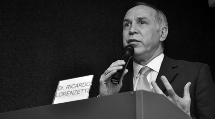 Por unanimidad, el M�ximo Tribunal declar� la inconstitucionalidad de la ley que establec�a el r�gimen de subrogantes, al tiempo que fij� un nuevo r�gimen transitorio. 