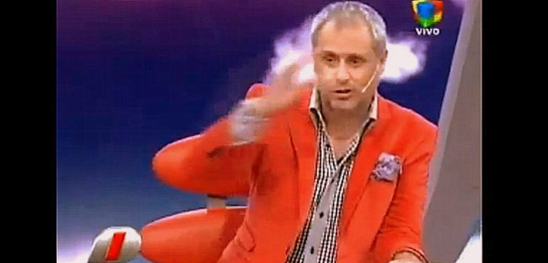 La historia de amor entre el conductor y la periodista es tapa de la nueva edición de Paparazzi