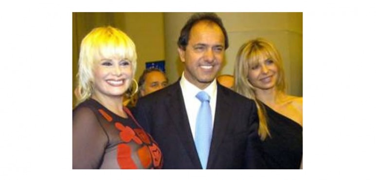 Sabas que Carmen fue novia de Daniel?, pregunt, y el panel qued atnito. Carmen tena ponele 18 aos, eran re chiquitos, explic la Primera Dama bonaerense.