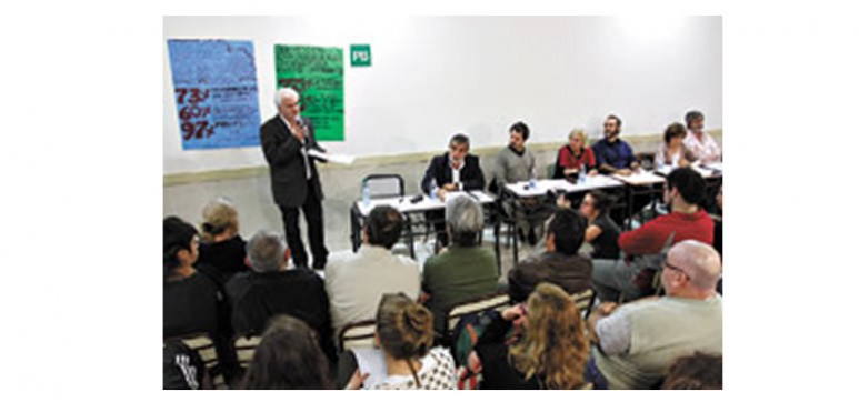 Profesores, historiadores y gremialistas protestan porque en los planes para la Nueva Secundaria, Historia deja de ser obligatoria en 4 y 5 ao. En el gobierno porteo dicen que la escuela que quiera puede incluir la asignatura y que el plan est en etapa de consulta.