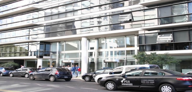 Tras la declaración de siete empleados, fueron identificados varios de los que se sacaron documentación del lugar cuando se conoció el entramado de lavado de dinero relacionado con Lázaro Báez. El juez apartó a la Prefectura