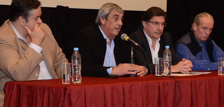 El titular de Polticas Educativas de la CGT y de la UDA dialog sobre temas educativos, el impuesto a las ganancias, la central obrera y la situacin educativa en la provincia de Santa Fe