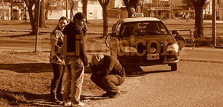 Los atacaron en Risso y 1ro. de Mayo esta madrugada. Lo ejecutaron ante su mujer. El asesino escapó en una moto.