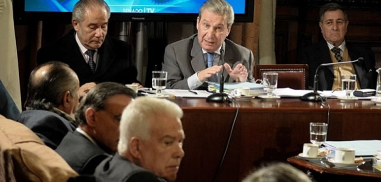 Luego de que se presentara una carta del organismo de derechos humanos, el debate entre los senadores pasó a un cuarto intermedio hasta mañana. Discuten el ascenso de las nuevas autoridades militares nombradas por Cristina