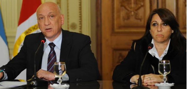 Los gobiernos nacional, santafesino y comunal de Rosario acordaron otorgar créditos hipotecarios y para restitución de mobiliario destinados a los damnificados de la explosión del edificio en esa ciudad, que podrán ser solicitados a partir de mañana.