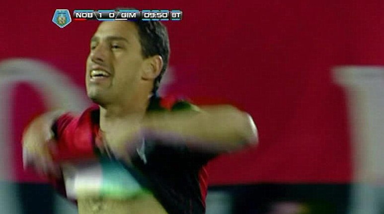 Newell´s superó a Gimnasia La Plata por 3 a 0 con goles de Heinze, en la primera parte y de Maxi Rodríguez y el peruano Cruzado en el complemento. Con este triunfo los dirigidos por Berti se subieron a la cima del Inicial y dejaron a los platenses sin punta y sin invicto