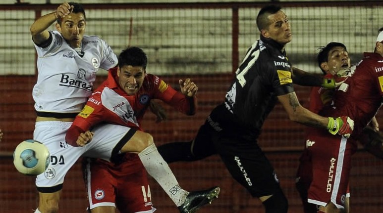 En La Paternal, Argentinos Juniors venció 1 a 0 a All Boys, gracias al tanto de Osvaldo Miranda. El local se quedó con un triunfo vital que le permitió salir momentáneamente de descenso (metió a Central que saldrá sólo ganando) y además se subió a la cima.
