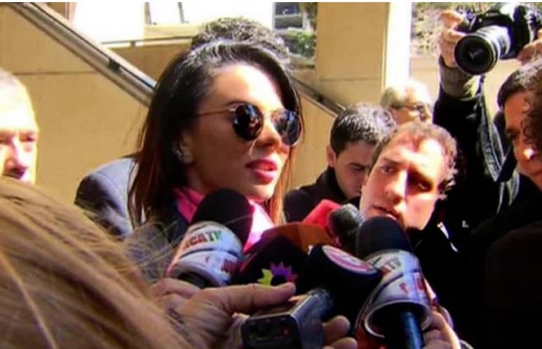 La modelo concurri a Tribunales con sus abogados