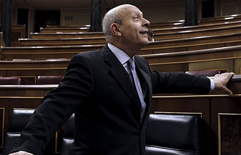 Ha recibido el voto en contra de toda la oposición, excepto Foro Asturias y UPN, que se han abstenido (en la imagen el Ministro José Ignacio Wert)