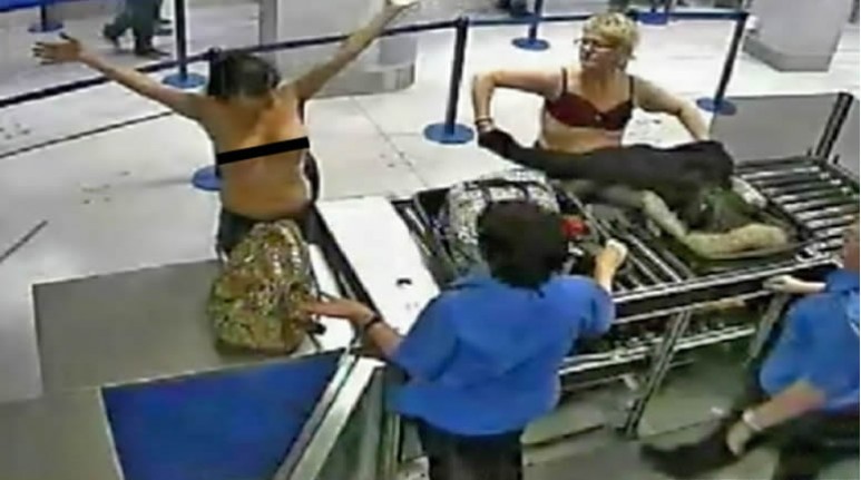 Las dos mujeres terminaron detenidas y acusadas de 