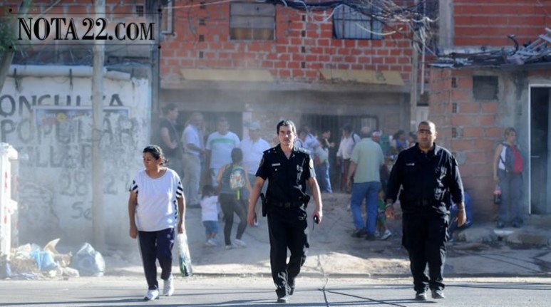 Un grupo de personas irrumpió con golpes y palazos en un comedor infantil ubicado en el asentamiento