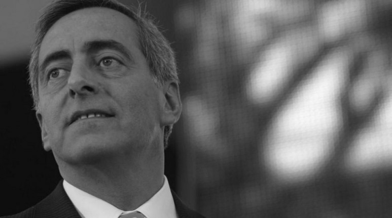 Tenía 59 años. Controvertido y frontal, logró cambiar la cara de la ciudad capital. Había sido internado el pasado sábado 2 de agosto por un cáncer de mediastino.