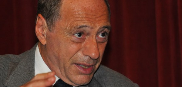 Le suspendieron la matr�cula a Ra�l Zaffaroni