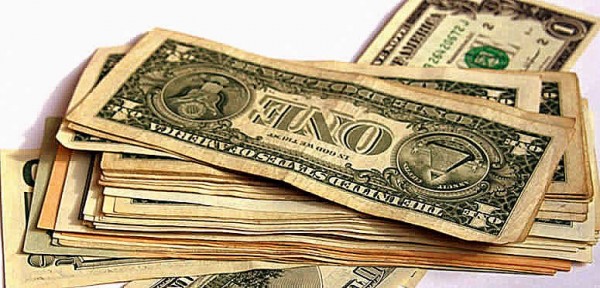 Sigue sumando rechazos: casi el 70% de las empresas no ve con buenos ojos la dolarizaci�n de Milei