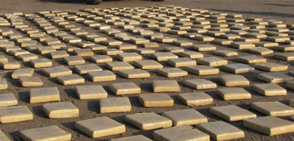 Narcos abandonaron un cargamento millonario de marihuana y escaparon