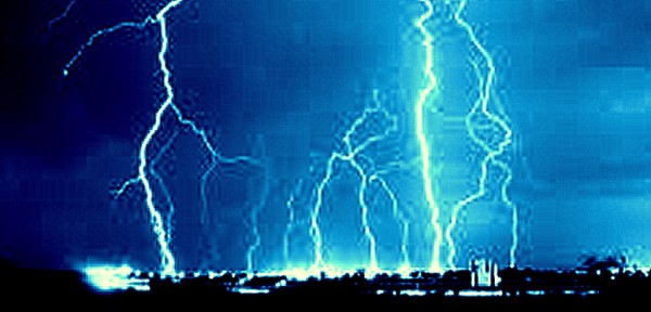 Un rayo provoc� un muerto y 8 heridos en un partido de f�tbol 