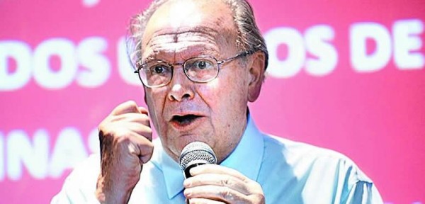Desde los aos 40 ningn gobierno se ocupa de la lengua