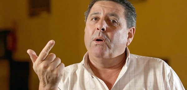 De �ngeli sali� al cruce de cr�ticas internas y dijo que tiene �cero relaci�n pol�tica� con Busti