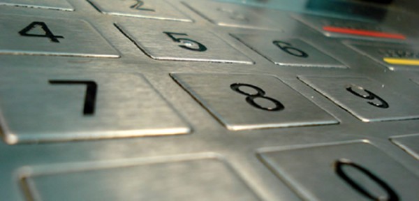 Boqueteros roban 800 mil pesos de un cajero autom�tico en Rawson