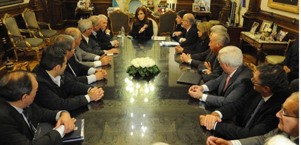 Cristina homolog� subas para 2 millones de trabajadores
