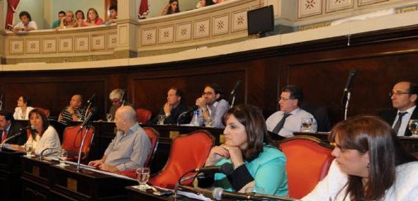 Se tensa la interna en el Senado tras movida de la Juan Domingo  