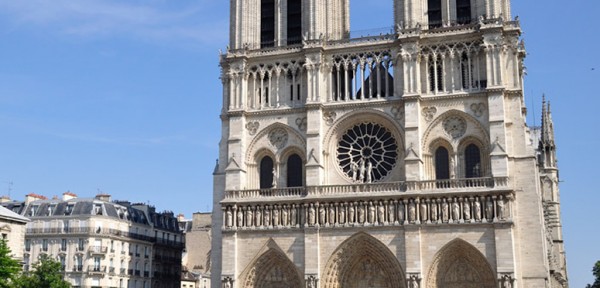 Un detractor del matrimonio homosexual se suicida en la catedral parisina de Notre Dame 