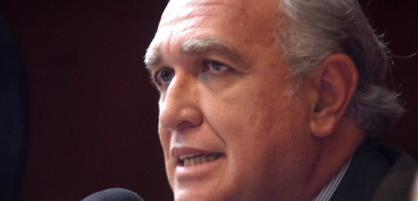 Ricardo Gil Lavedra, sobre la