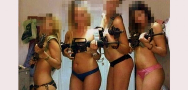 Video: Esc�ndalo por soldados bailando 