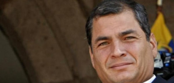 Correa crea el delito de �linchamiento medi�tico� para controlar a la prensa