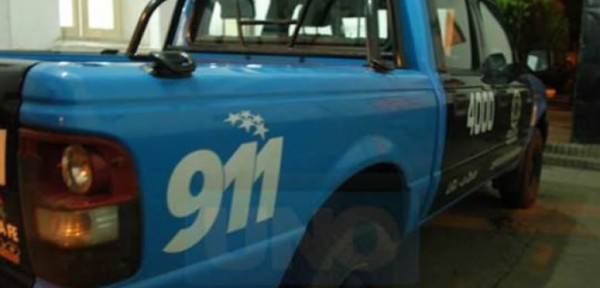 Un grupo de taxistas redujo a un ladr�n que hab�a asaltado a un chofer y lo entreg� a la polic�a