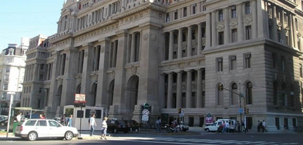 “La pandemia terminó”: abogados reclaman que los jueces y empleados judiciales vayan a trabajar a los tribunales