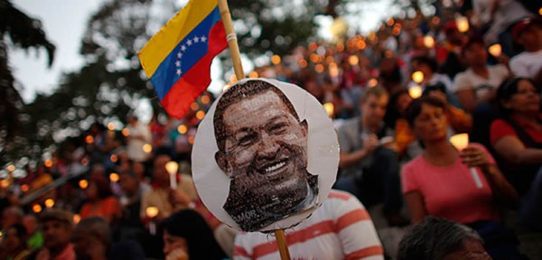 Ins�lito: Premio Nacional de Periodismo a Hugo Ch�vez