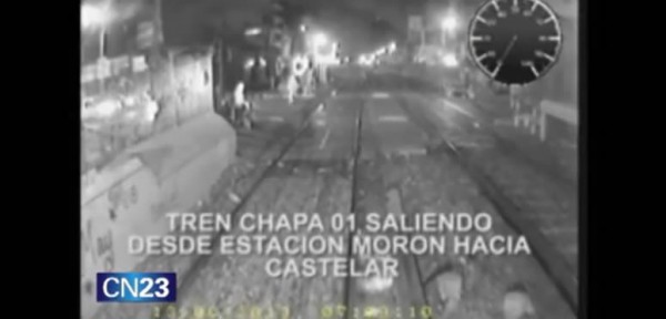 Un video muestra c�mo choc� el tren en Castelar