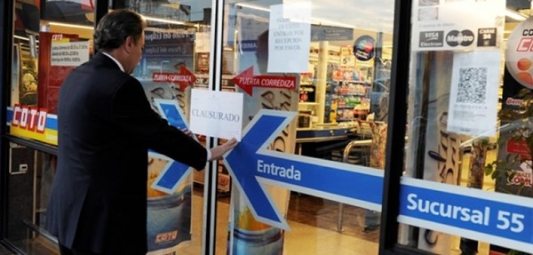 Moreno clausur� cuatro supermercados por desabastecimiento