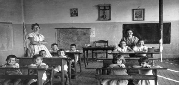 El 8 de Julio de 1884 se promulga la Ley 1420