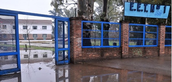 Colegio en estado de abandono