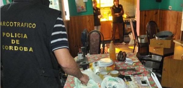 “Los policías comen asados con narcos”