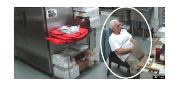  Dueo de pizzera se hace una manuela en la cocina.