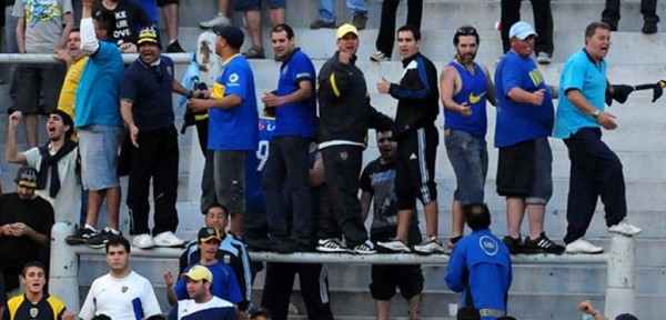 �Lamentable! Dos muertos en el brutal choque entre las dos facciones de la barra de Boca