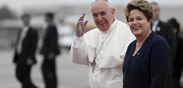 El papa Francisco lleg� a Brasil