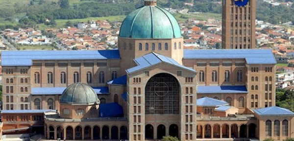 Hallan bomba en la Bas�lica que visitar� el Papa