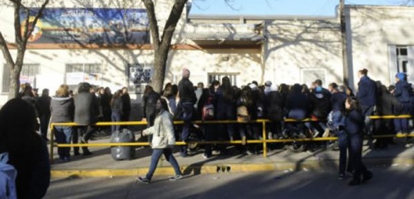 Alumnos de un colegio privado denuncian a tres profesores por maltratos