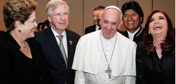 El papa Francisco salud� a Cristina Kirchner y le dio un regalo para su nieto