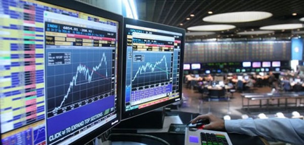 El S&P Merval revierte suba y pasa a operar en baja; bono caen hasta 1,8%