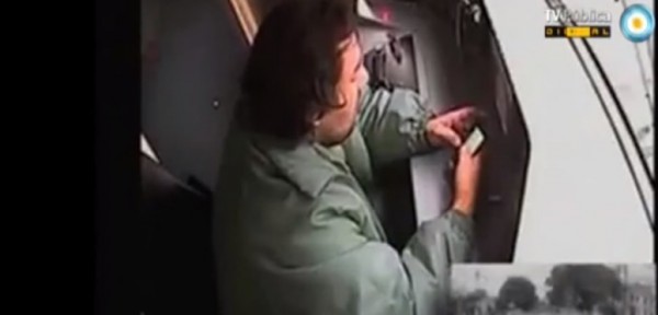 Un motorman que dorm�a en funciones y otro que se puso a leer