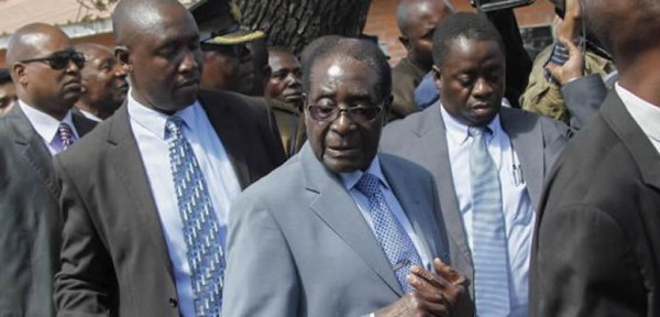Mugabe, oficialmente reelegido presidente de Zimbabue