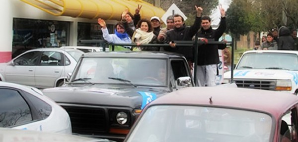 Silvina Frana recorrió la ciudad en caravana