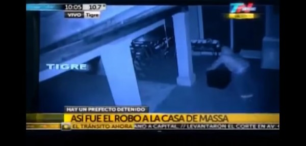 As� entr� el prefecto a la casa de Massa